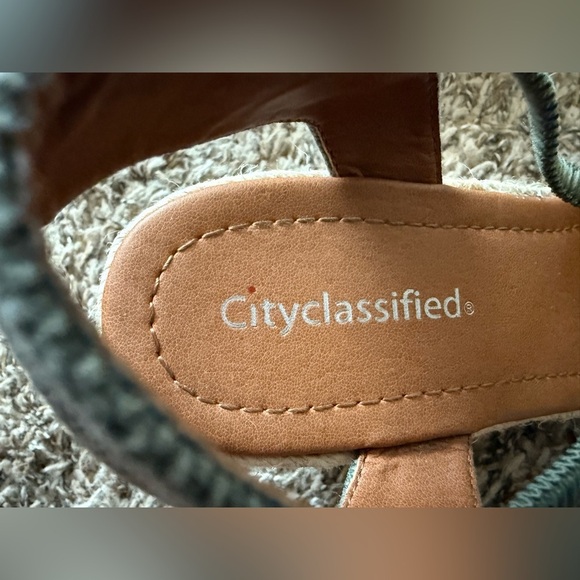 Cityclassified Green Espadrille Ankle Strap Shoes - Picture 7 of 9